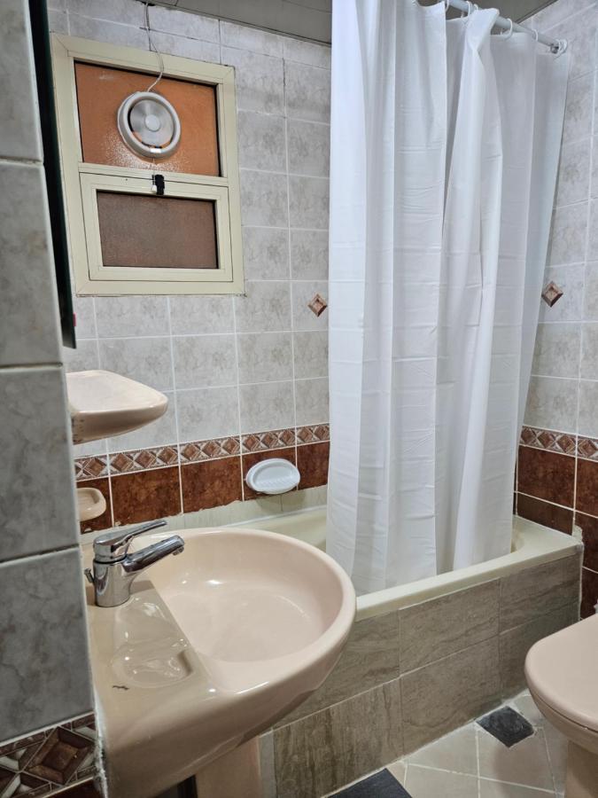 Oasis Hostel Абу-Даби Экстерьер фото